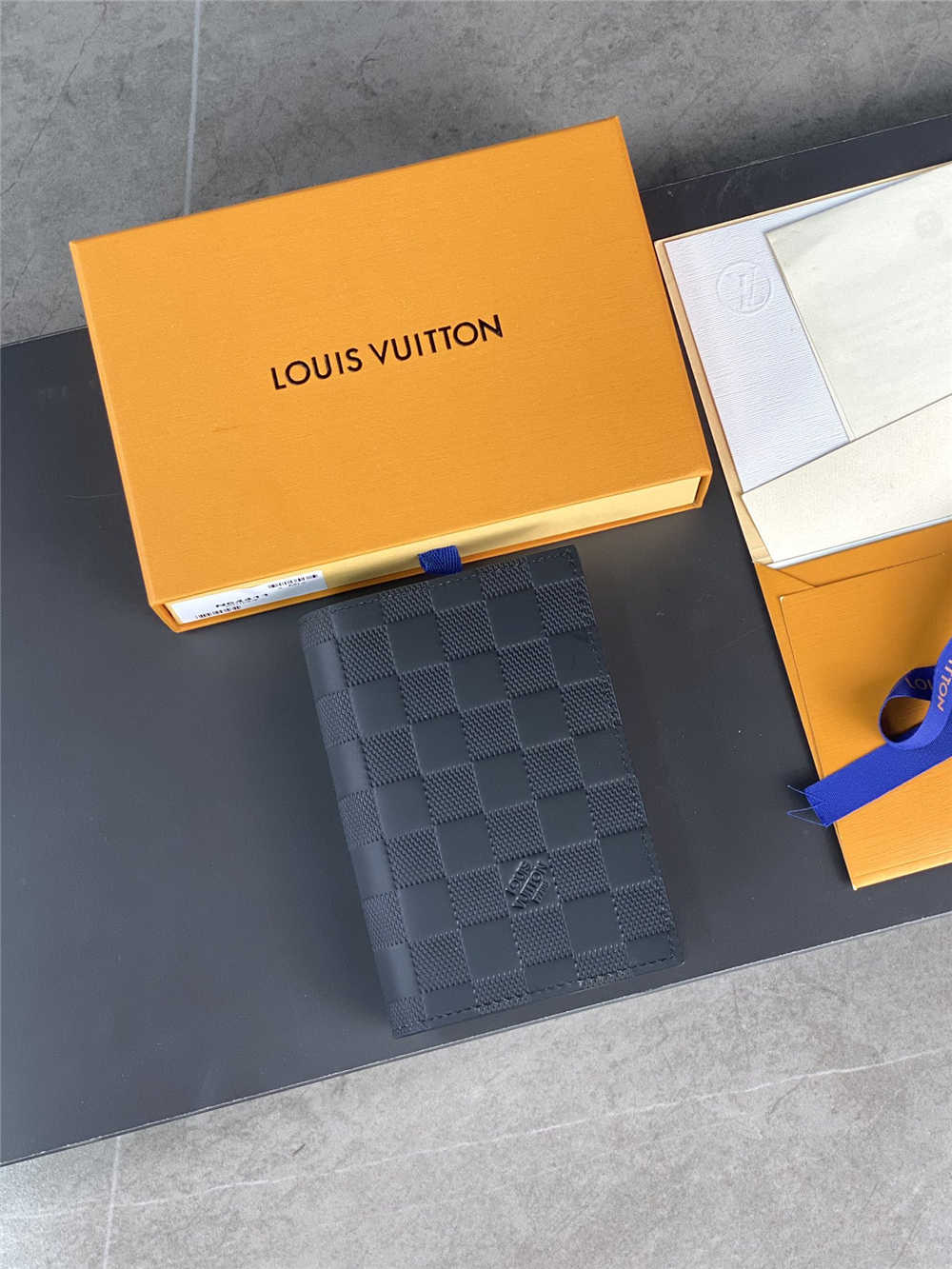 Louis Vuitton wallet M64411  ENVELOPPE CARTE DE VISITE 2025 new 